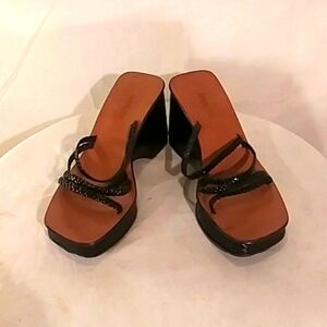 Like New FARRUTX Black Leather Platform Wedge Sandals